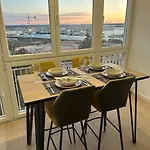 Cozy With Port View *