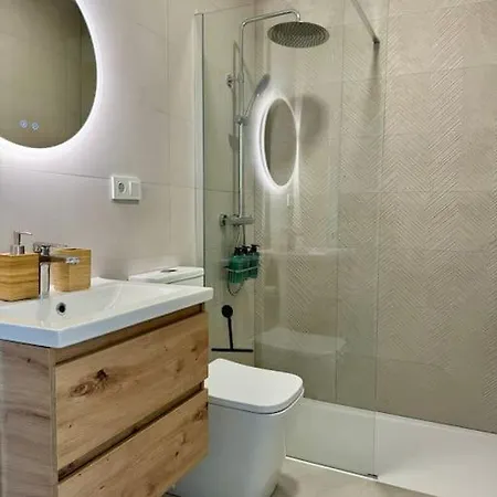 Апартаменты Cozy With Port View Торевьиа